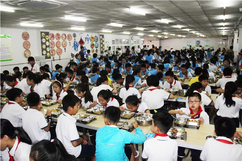 綠君源服務的學校被評為省市中小學標準化食堂